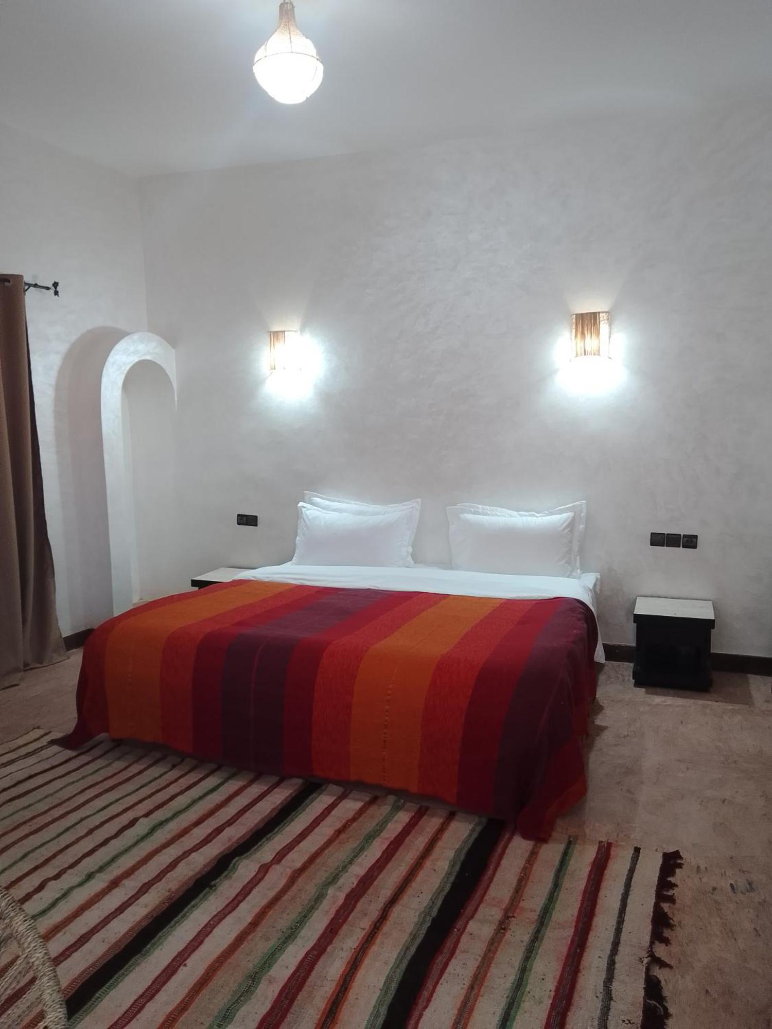 Хостел Kasbah Dar Bahnini Скура Екстер'єр фото