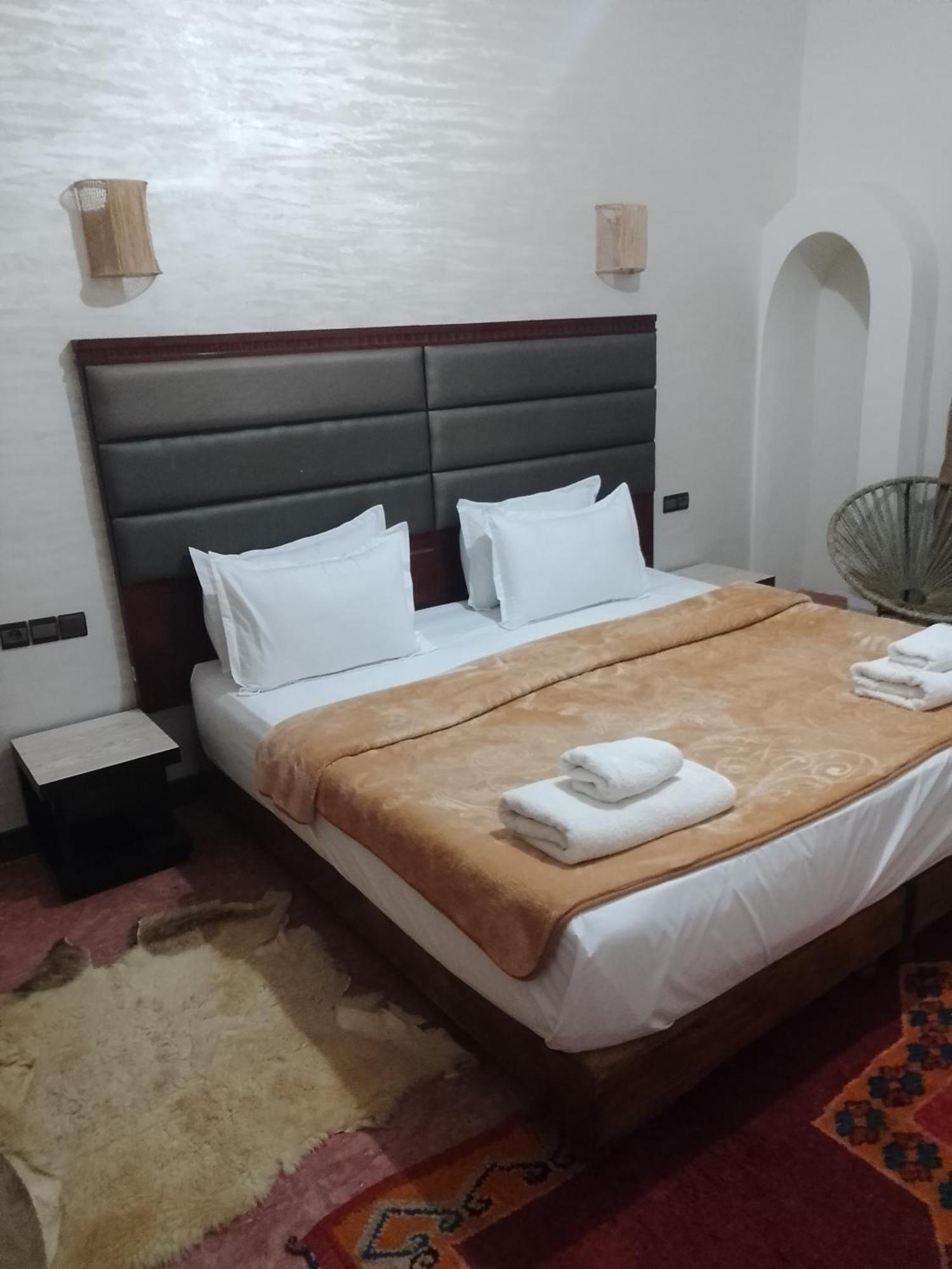 Хостел Kasbah Dar Bahnini Скура Екстер'єр фото