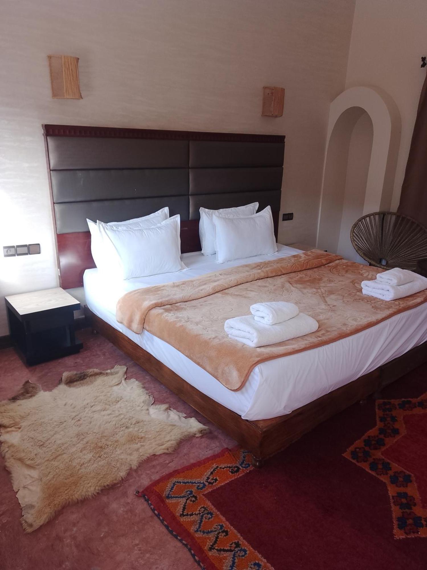 Хостел Kasbah Dar Bahnini Скура Екстер'єр фото